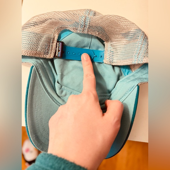 Patagonia Trucker Hat Teal / Blue Mesh Logo — Good Used Condition - Picture 3 of 4